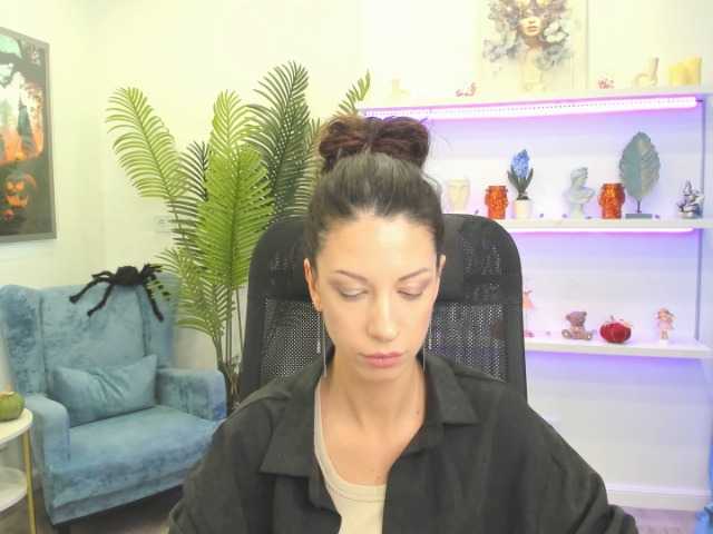 PeachMiragea live cam on BongaCams