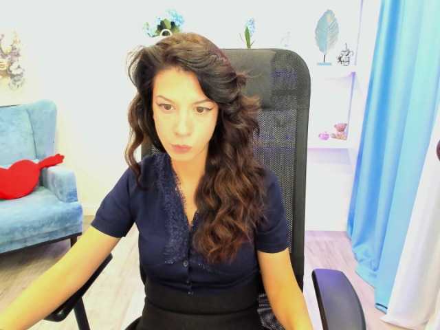 PeachMiragea live cam on BongaCams