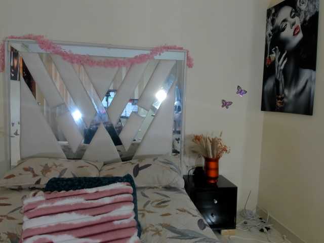 connie-forero live cam on BongaCams