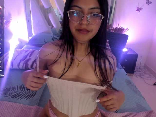 connie-forero live cam on BongaCams