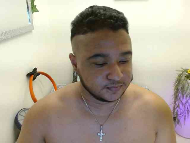 maxwolf1 Live Webcam on BongaCams