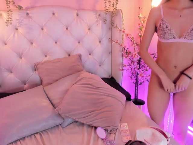 MiiahSweet live cam on BongaCams