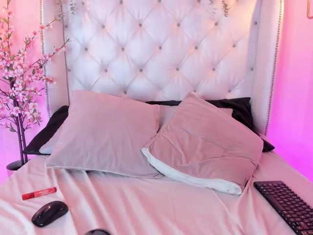 MiiahSweet live cam on BongaCams
