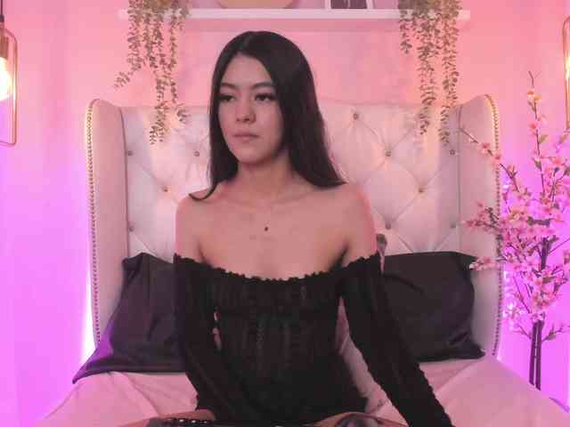 MiiahSweet