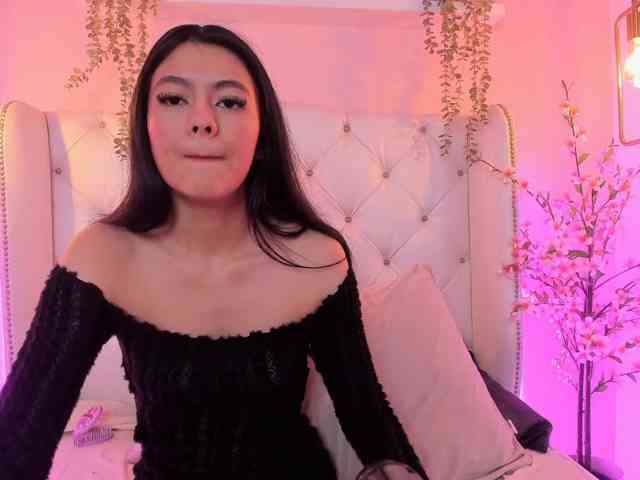 MiiahSweet