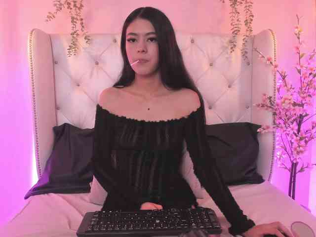 MiiahSweet
