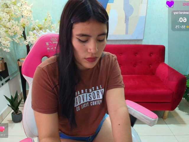 Kendra-Jones live cam on BongaCams
