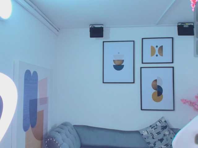Kendra-Jones live cam on BongaCams