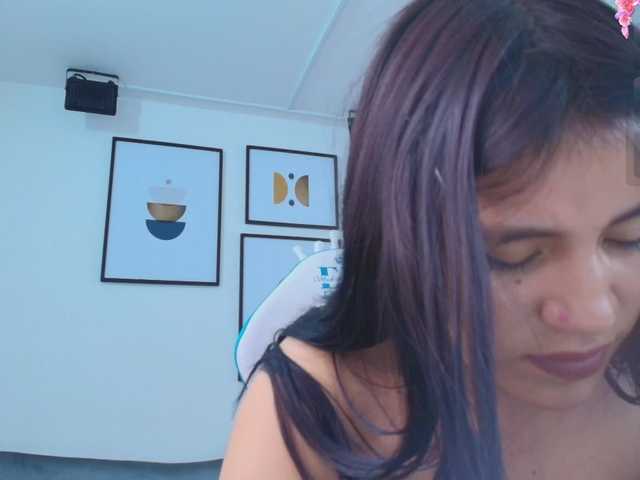 Kendra-Jones live cam on BongaCams