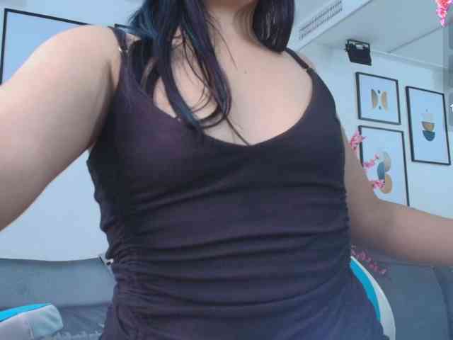 Kendra-Jones webcam
