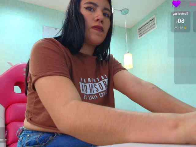 Kendra-Jones webcam