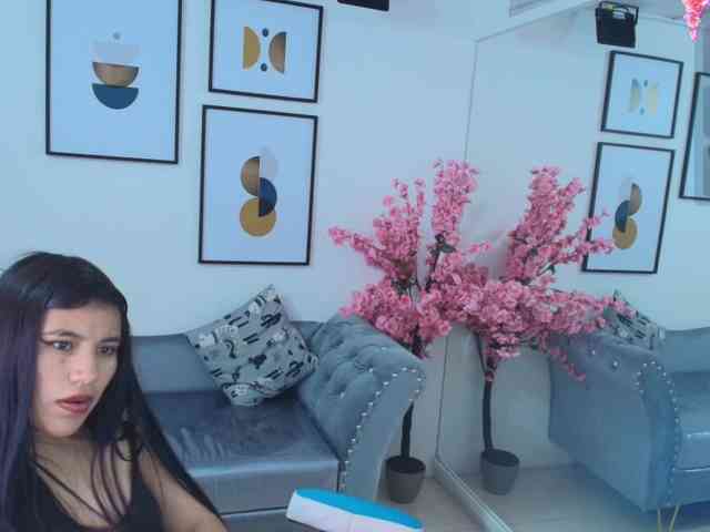 Kendra-Jones webcam