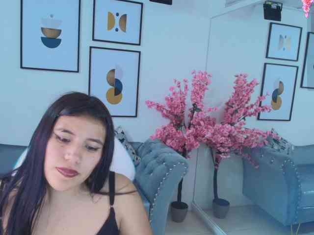 Kendra-Jones webcam