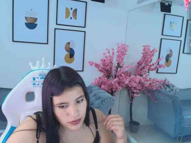 Kendra-Jones webcam