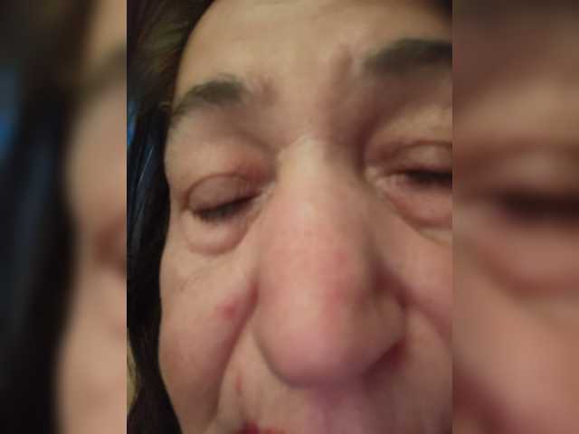 Sweetmoments1 live cam on BongaCams