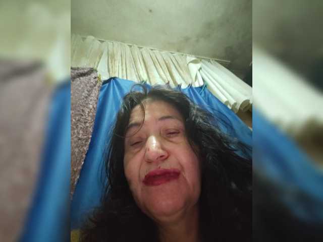 Sweetmoments1 live cam on BongaCams