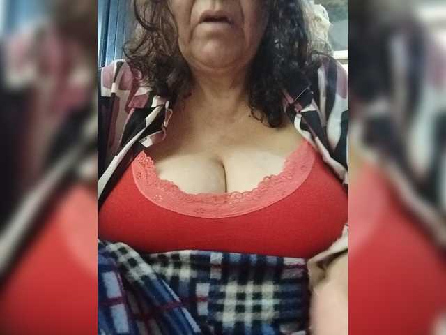 Sweetmoments1 live cam on BongaCams