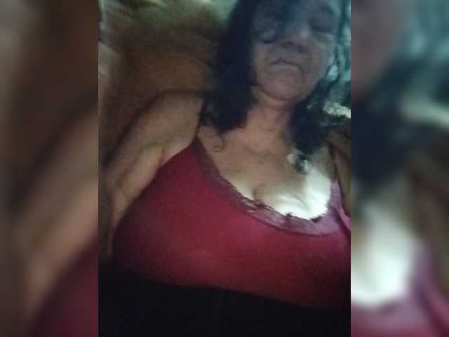 Sweetmoments1 live cam on BongaCams