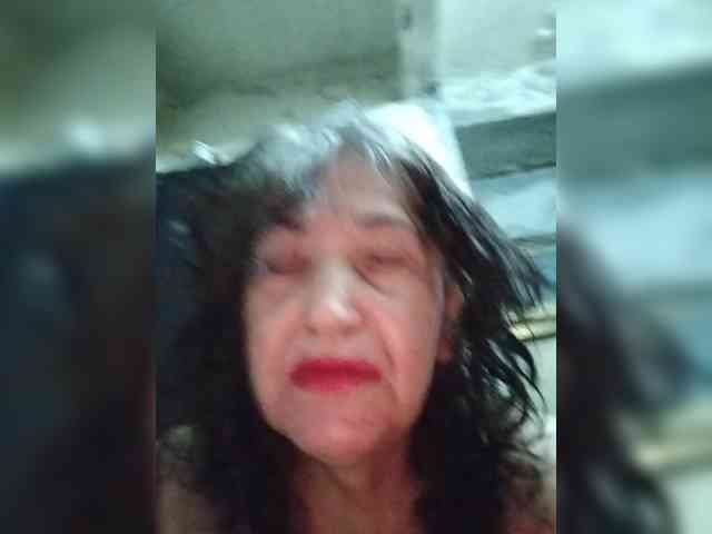 Sweetmoments1 live female cam on bongacams