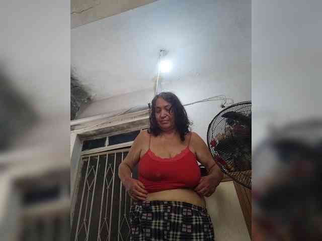 Sweetmoments1 live female cam on bongacams