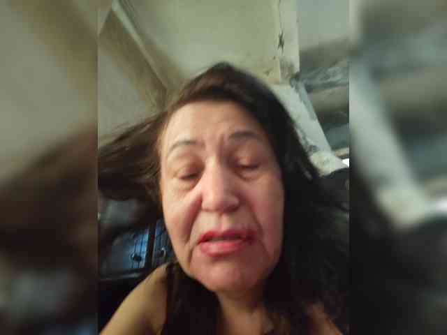Sweetmoments1 live female cam on bongacams