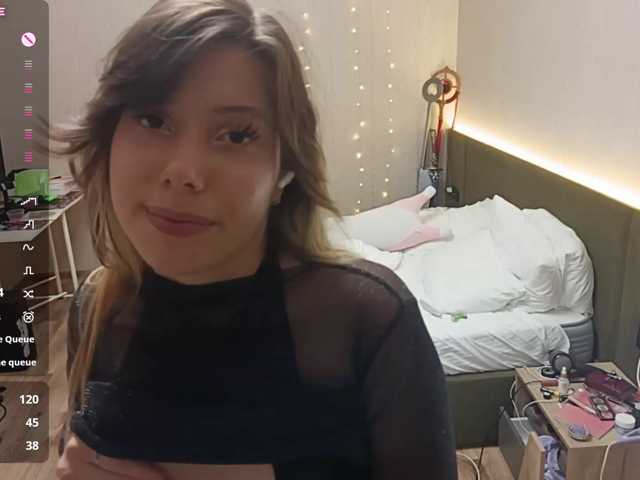 CutieLolaBunny live cam on BongaCams