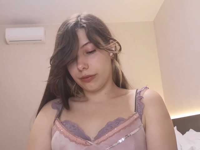 CutieLolaBunny live cam on BongaCams