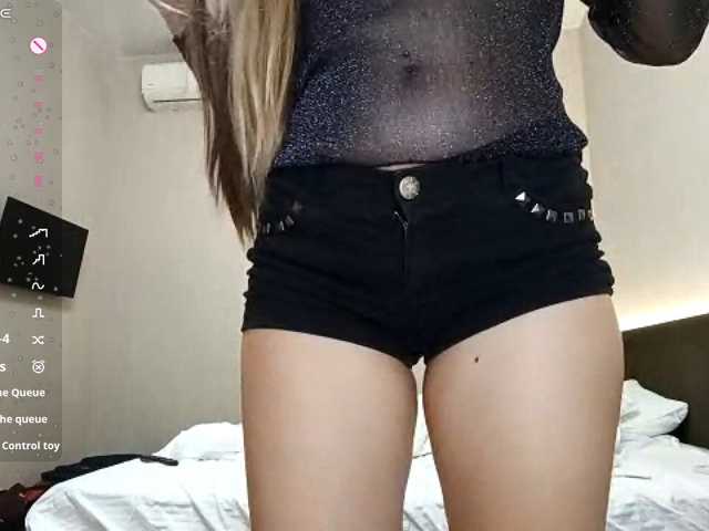 CutieLolaBunny live cam on BongaCams