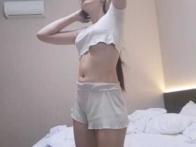 CutieLolaBunny live cam on BongaCams