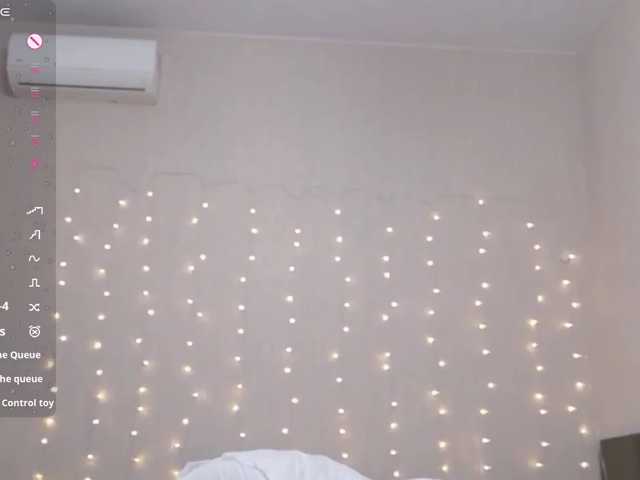 CutieLolaBunny live cam preview