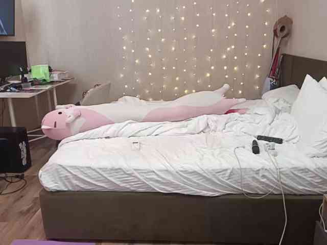 CutieLolaBunny webcam
