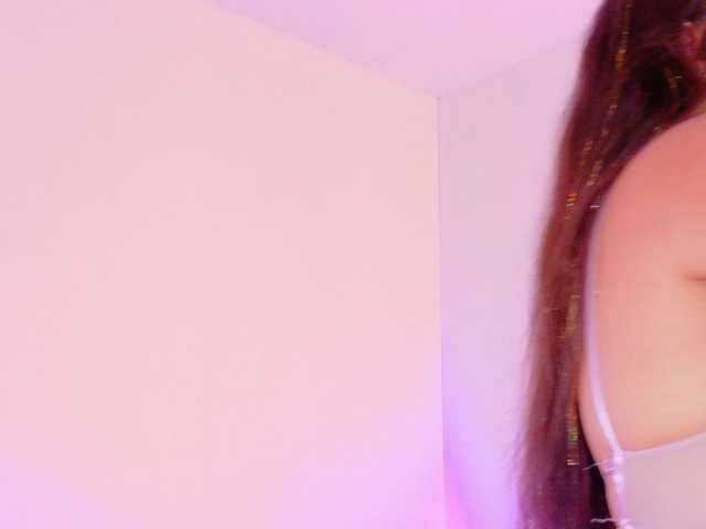 Hannahprada9 live cam on BongaCams
