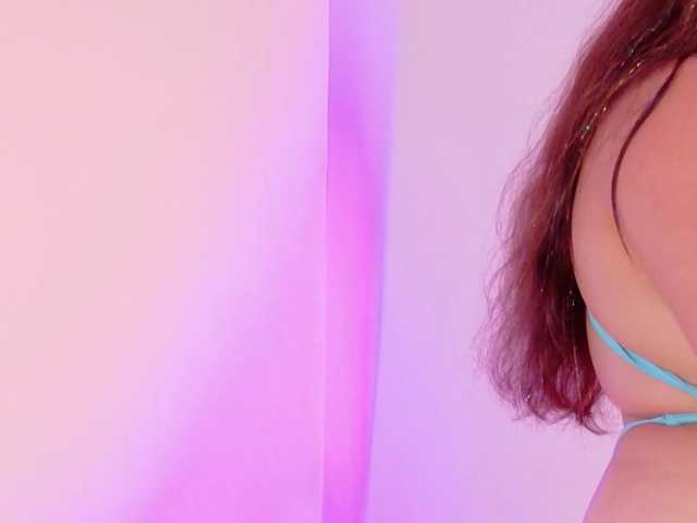 Hannahprada9 live cam on BongaCams