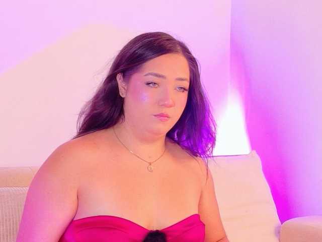 Hannahpradaa live cam preview