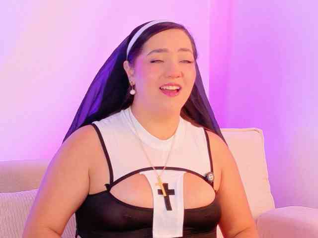 Hannahprada9