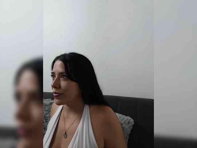 VivianBigBoobs webcam