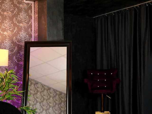 LeylaSaint live cam on BongaCams