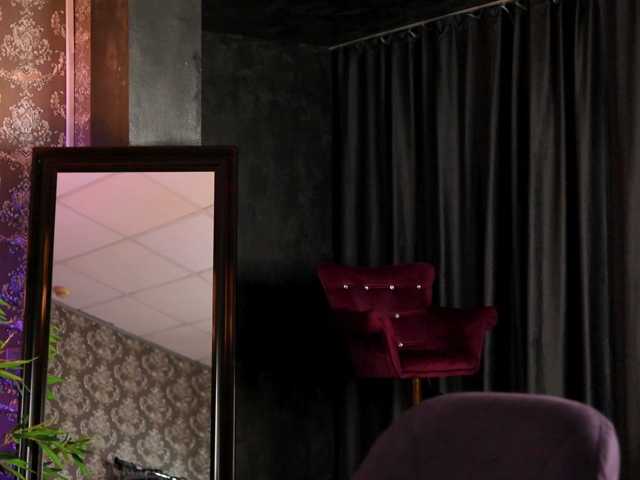 LeylaSaint live cam on BongaCams