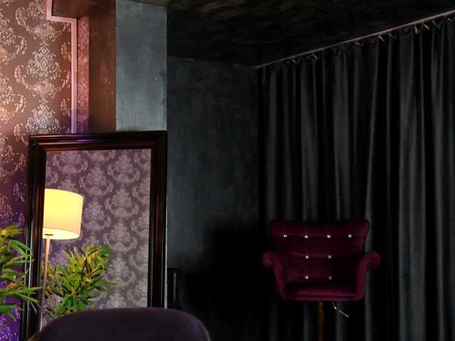 LeylaSaint live cam on BongaCams