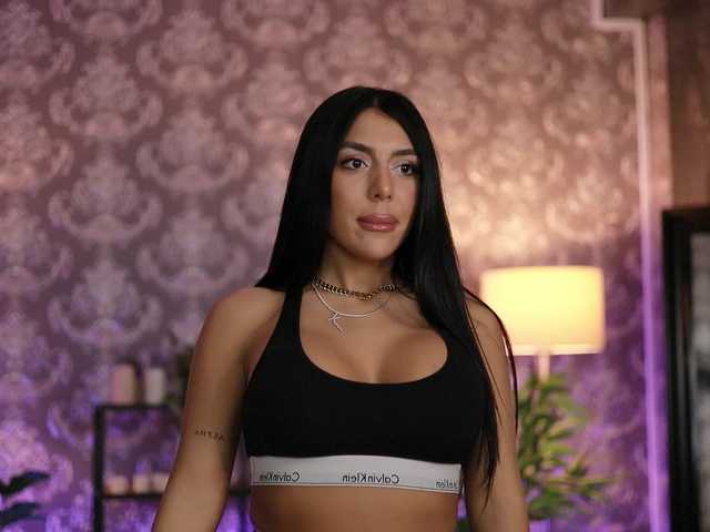 LeylaSaint webcam