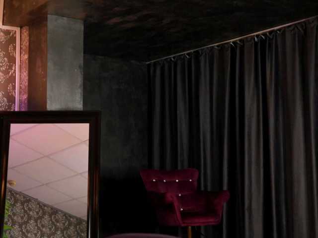 LeylaSaint live cam on BongaCams