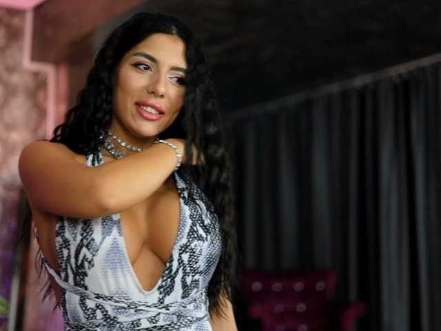 LeylaSaint live cam on BongaCams