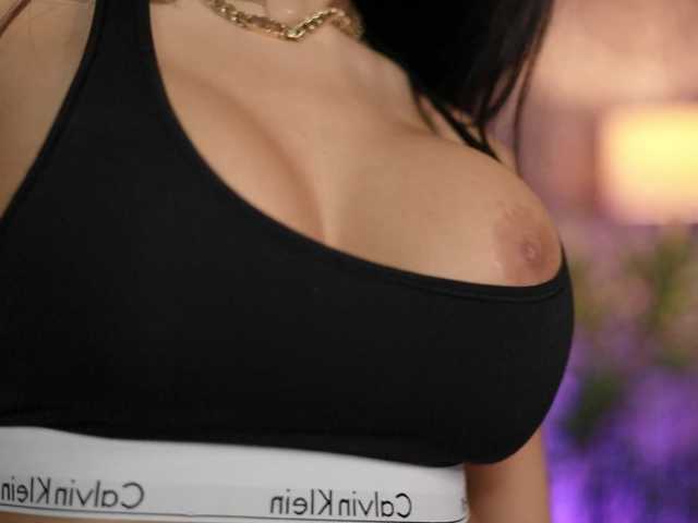 LeylaSaint webcam