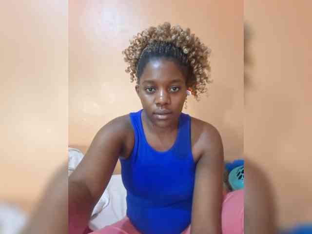 pinkusheen webcam
