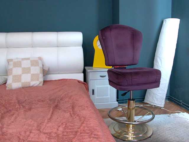 Amour-Jolie live cam on BongaCams