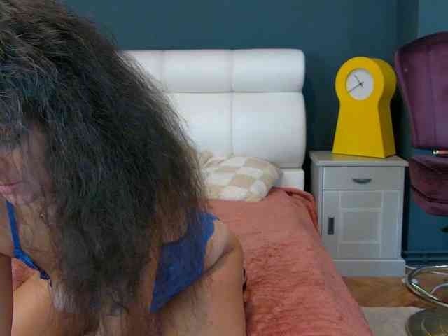 Amour-Jolie webcam