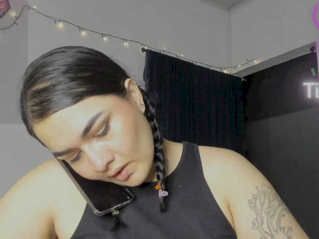 Sofialacolombiana live cam preview