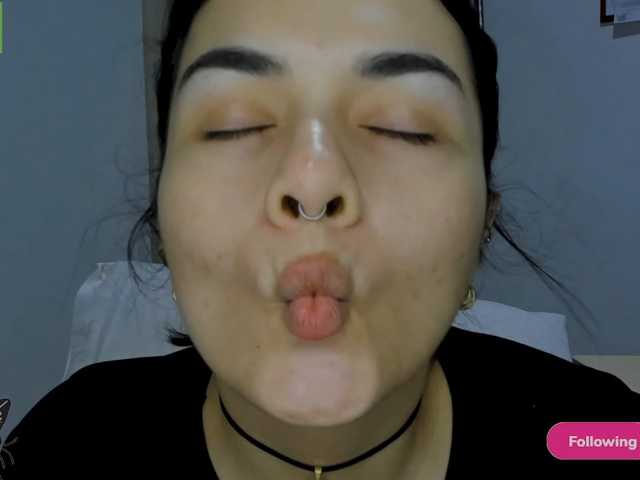 Sofialacolombiana live cam preview