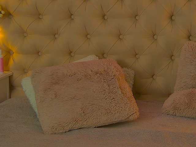 AnaisFoxxy live cam on BongaCams