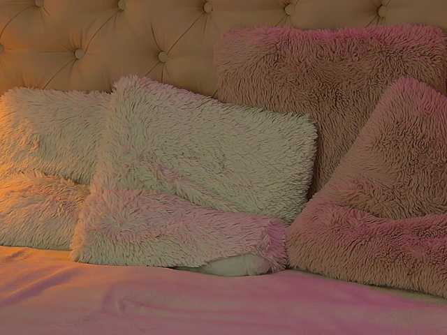 AnaisFoxxy live cam on BongaCams